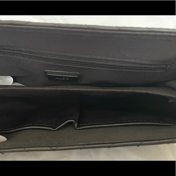 Quilted chevron crossbody/shoulder bag - Picture 4 of 8